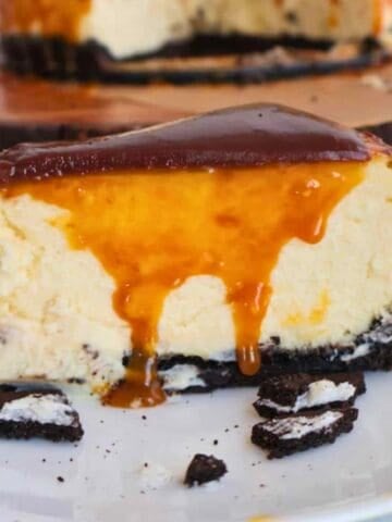 Close up of a chocolate caramel cheesecake.