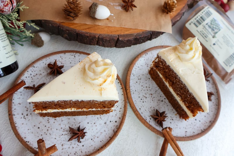 2 slices of gingerbread cake