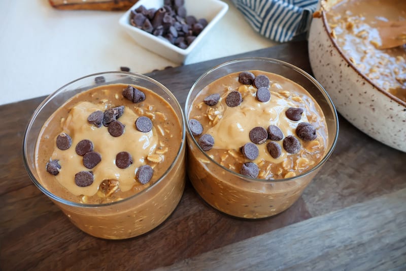 overnight oats with chocolate and coconut