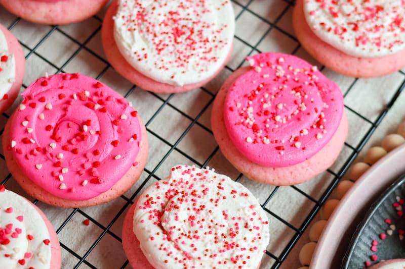 8 Valentine's cookies