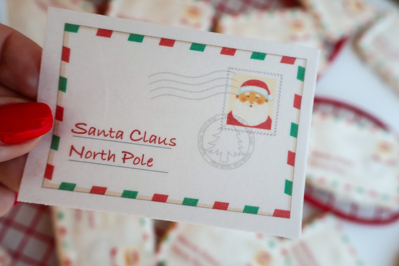 Santa clauss envelope