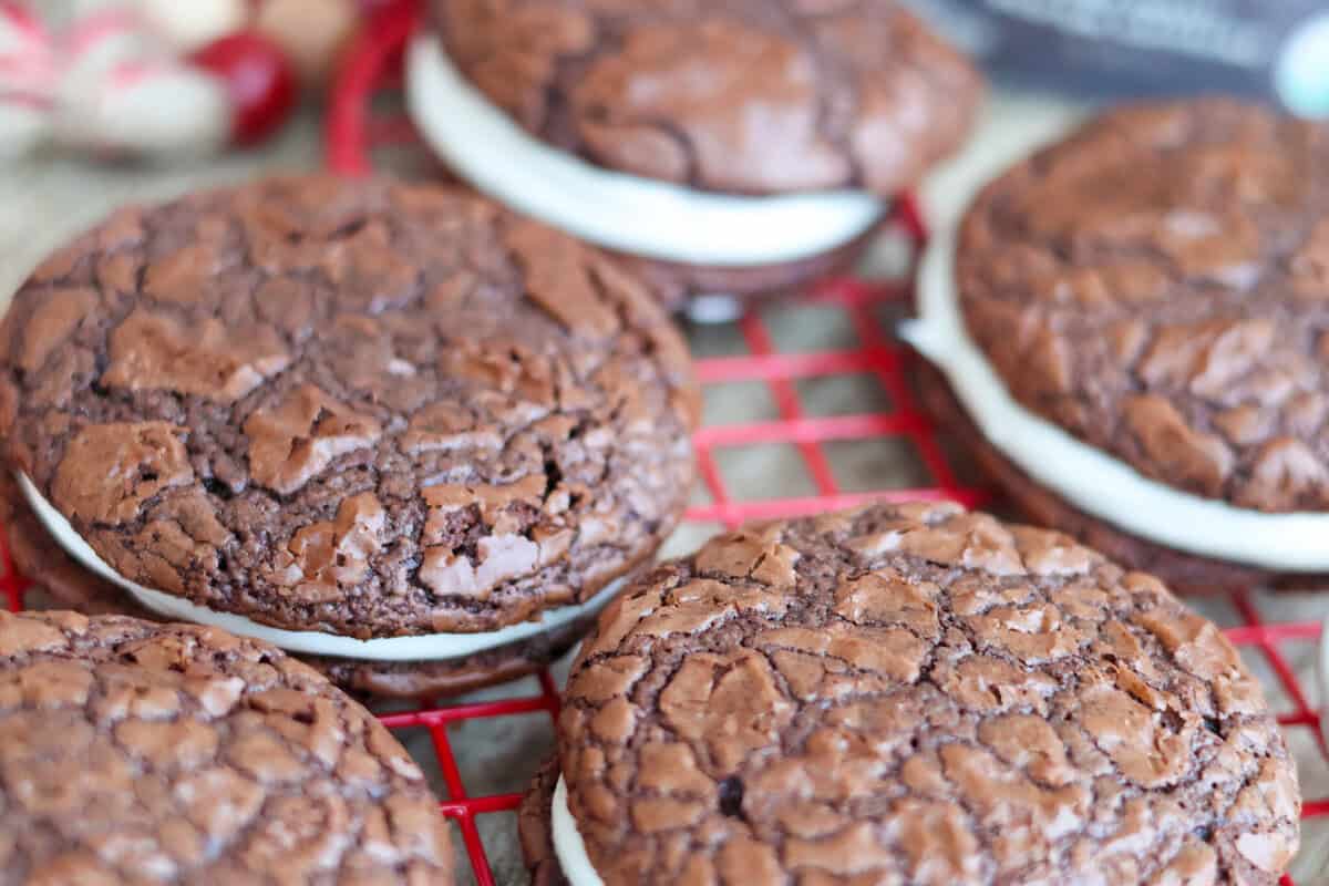 Chocolate Coffee Cookie Sandwiches - Golden Grace Kitchen - Cold Brew Coffee Cookie Sandwich Dessert Recipe