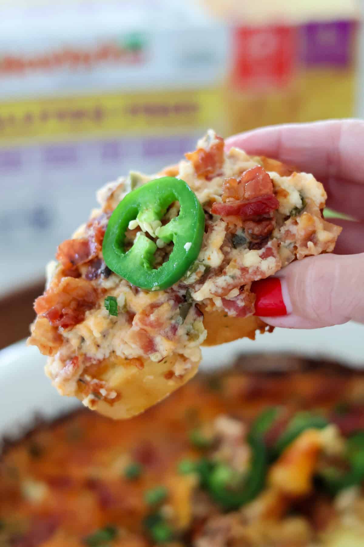 Jalapeño popper dip on top of Texas toast.